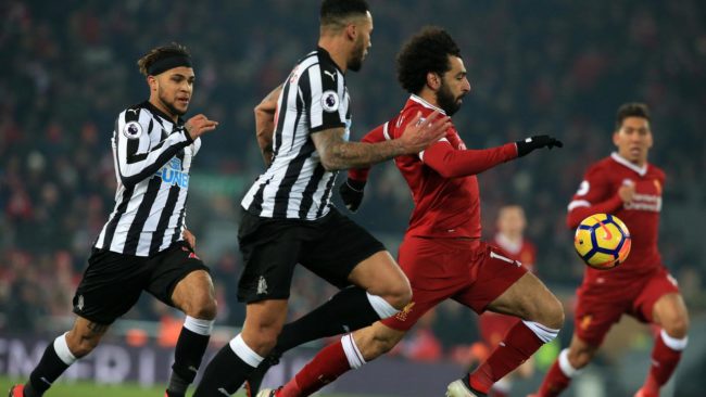 Mohamed Salah, winger asal Liverpool ini menjadi pusat perhatian karena dianggap terlalu mudah jatuh dalam kotak pinalti lawan.